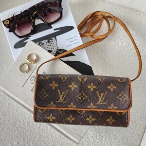 Authentic Vintage Louis Vuitton Twin Pochette PM Crossbody/Clutch (retired)
